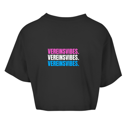 VEREINSVIBES. - OVERSIZED CROP SHIRT